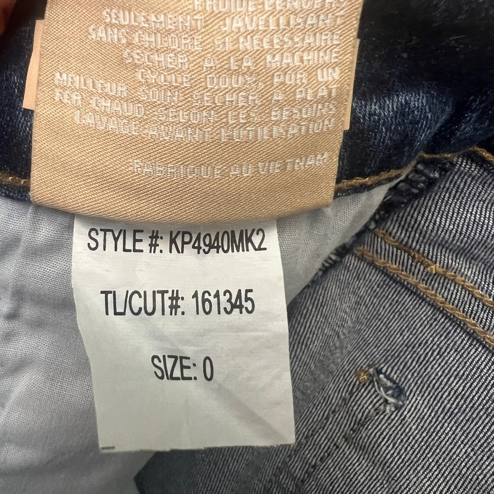 Kut from the Kloth Catherine Mid Rise Boyfriend jeans - size 0 - Picture 11 of 12